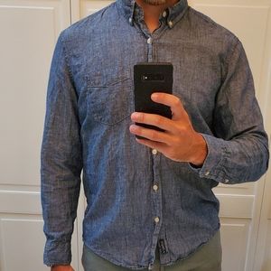 American Eagle Button Up